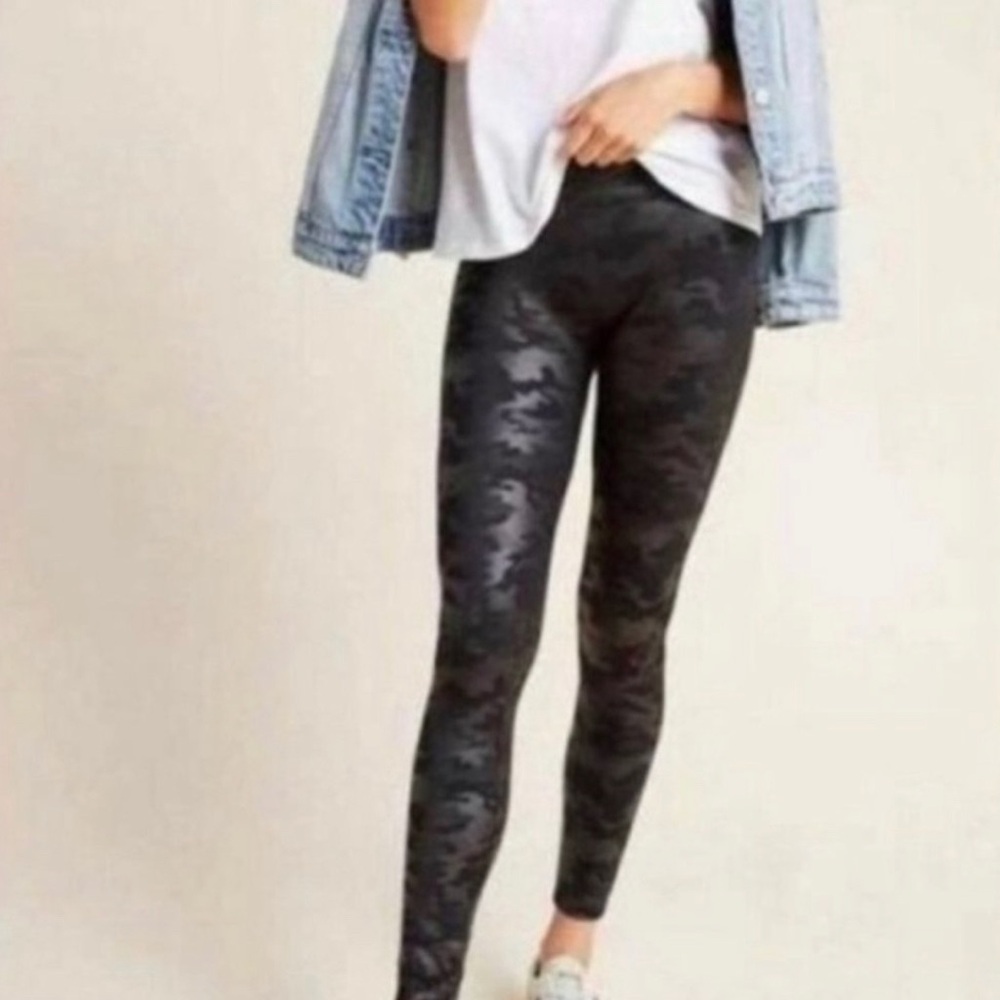 Stella Luce Black Camo Print Leggings Medium